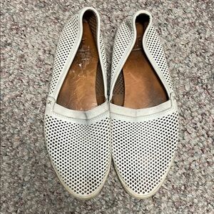 Frye leather Women's Cream Slip-On Shoes